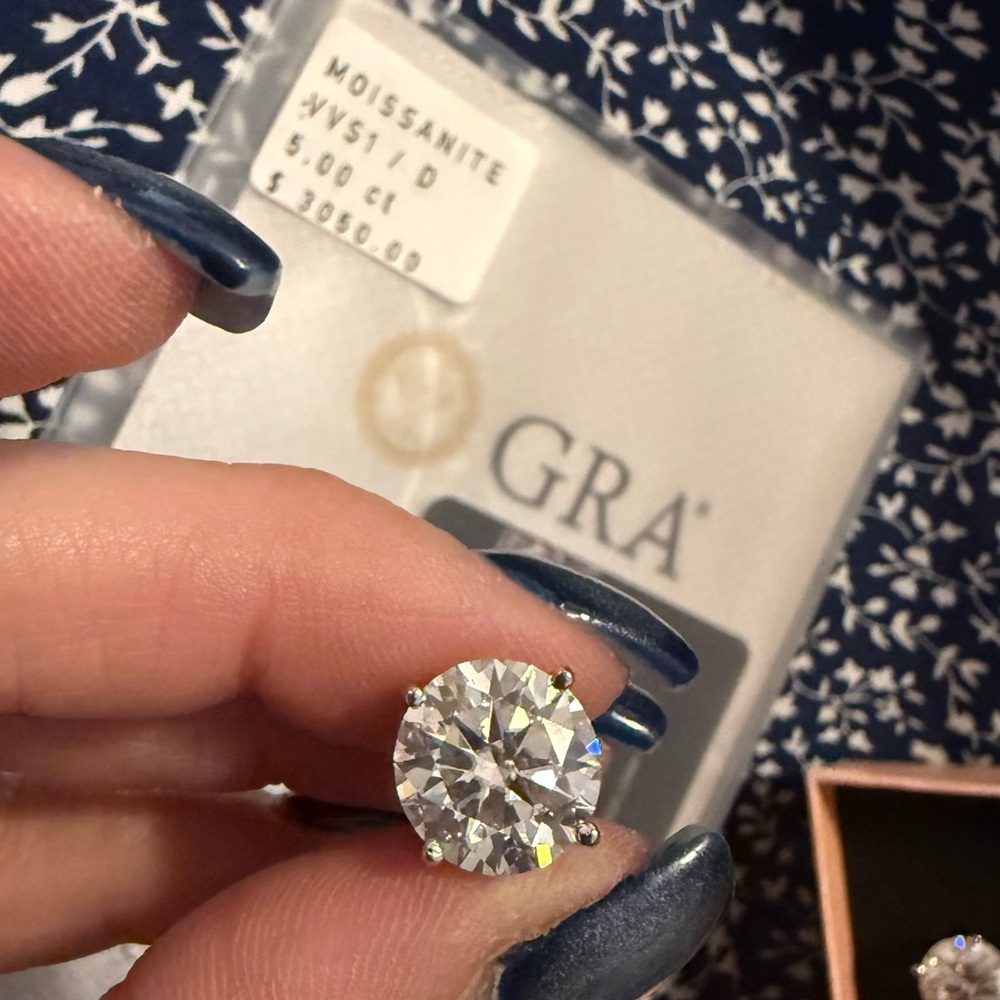 Elegant 5 CARAT GRA CERTIFIED MOISSANITE  Stud Earrings